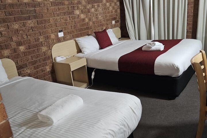 Room 21 of 34