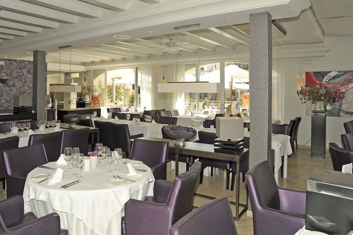 Dining 49 of 73