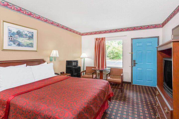 1 Queen Bed (1 of 21)