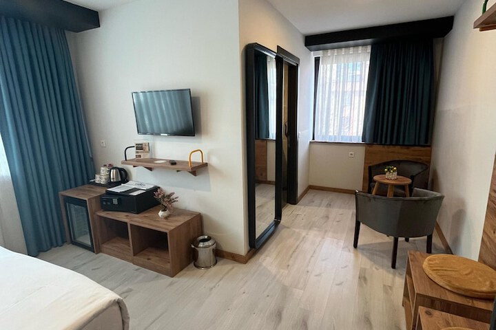 Room 30 of 67