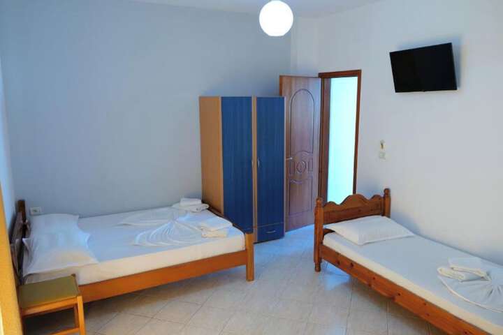 Room 18 of 32
