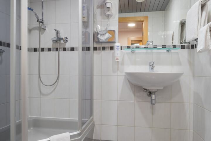 Room 34 of 58
