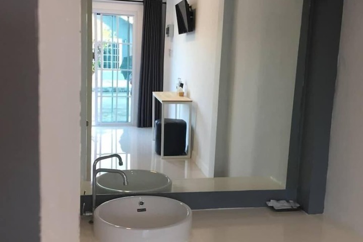 Room 14 of 26