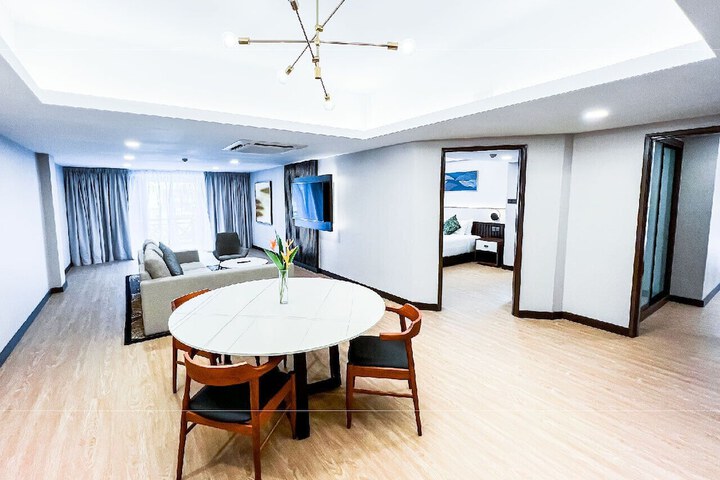 Room 11 of 22