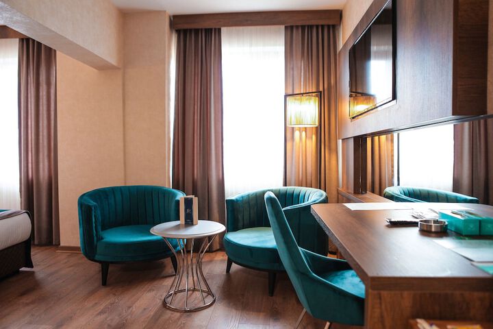 Room 32 of 106