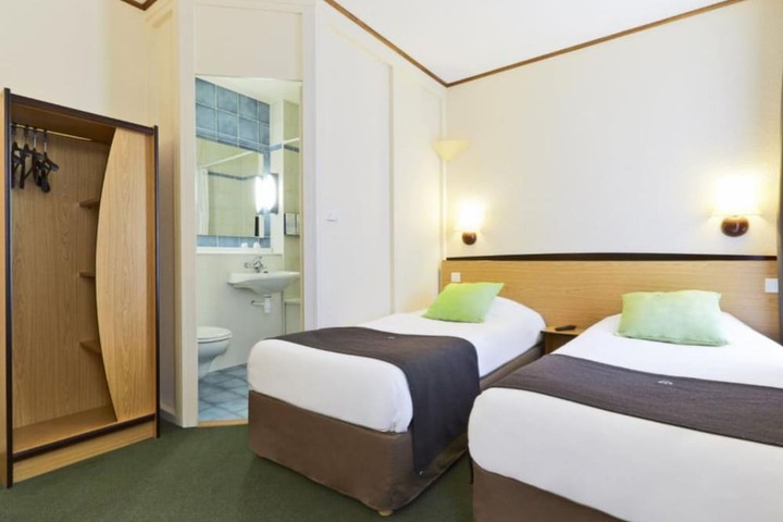 Room 10 of 108