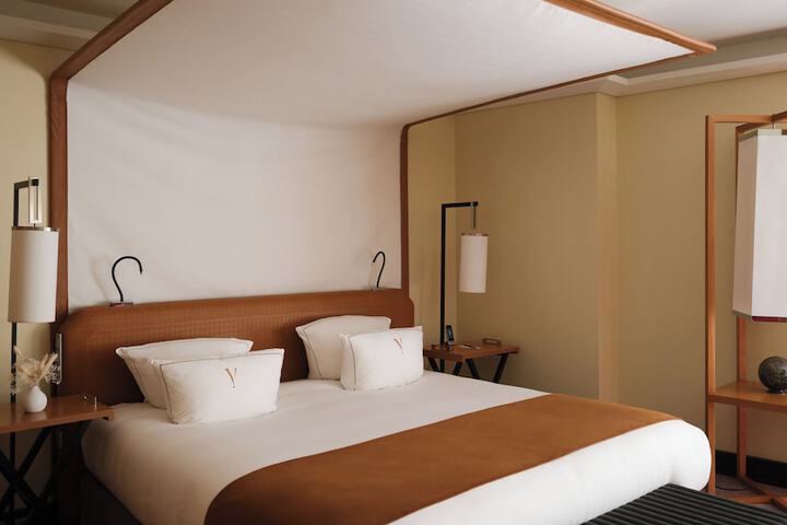 Room 10 of 81
