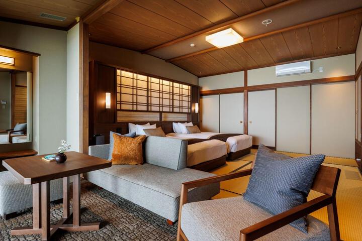 Room 2 of 15