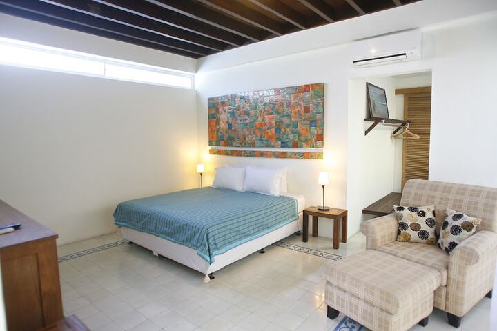 Room 2 of 20