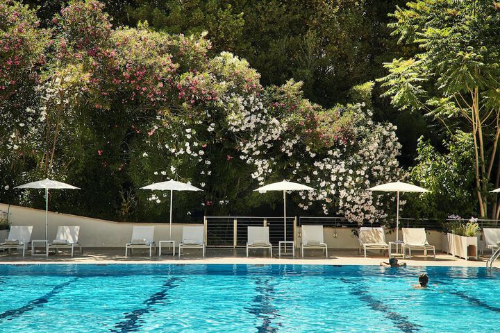 Pool 50 of 134