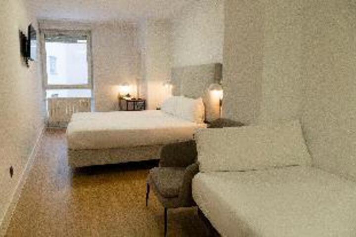 Room 25 of 25