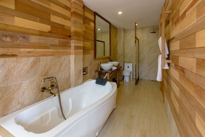 Room 43 of 71