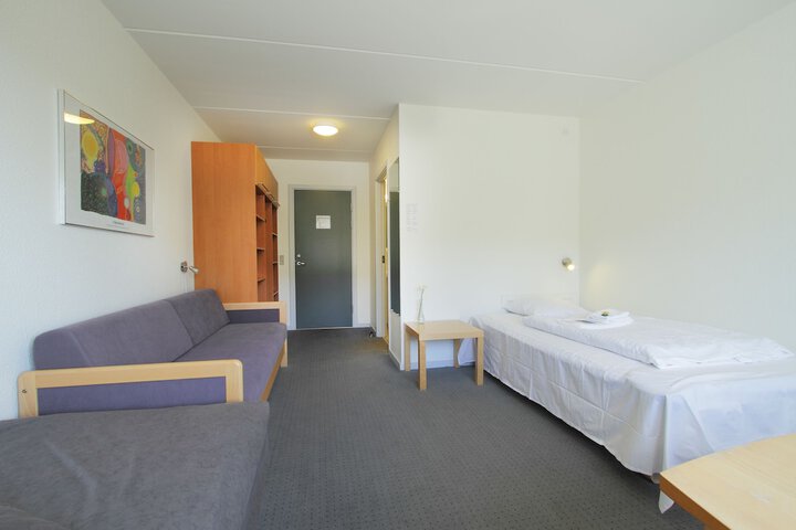 Room 6 of 66