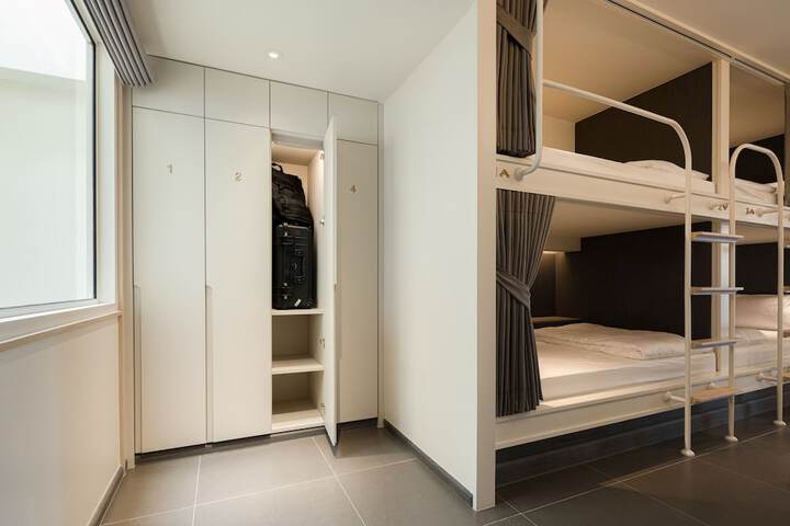 Room 28 of 66