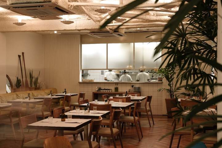 Dining 34 of 60