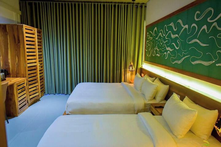 Room 6 of 35