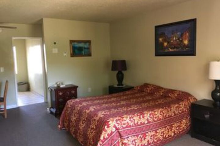 Room 7 of 13