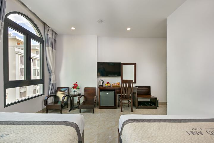 Room 4 of 37