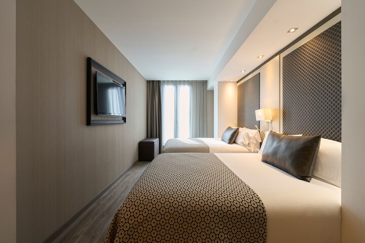 Room 11 of 82