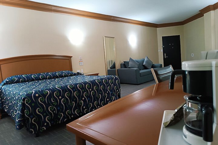 Room 19 of 77