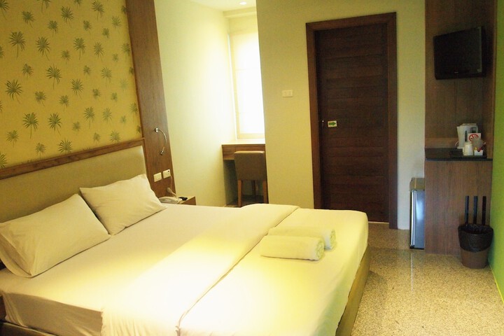 Room 3 of 31