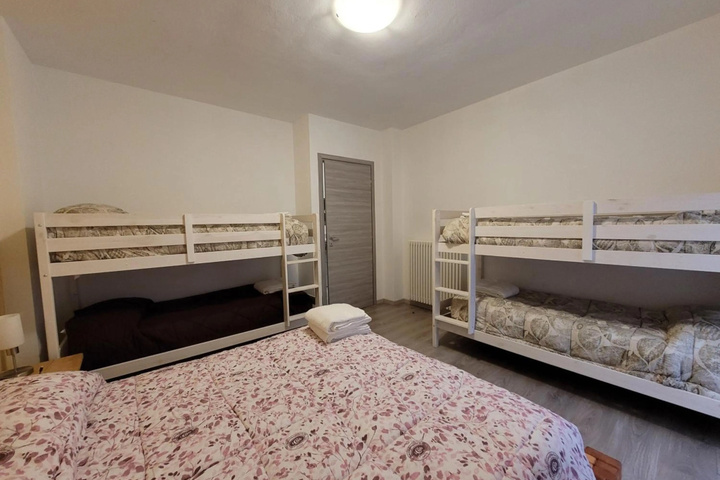 Room 3 of 12