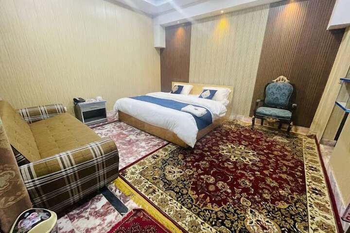 Room 5 of 19