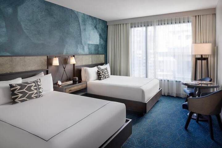 Room 32 of 121