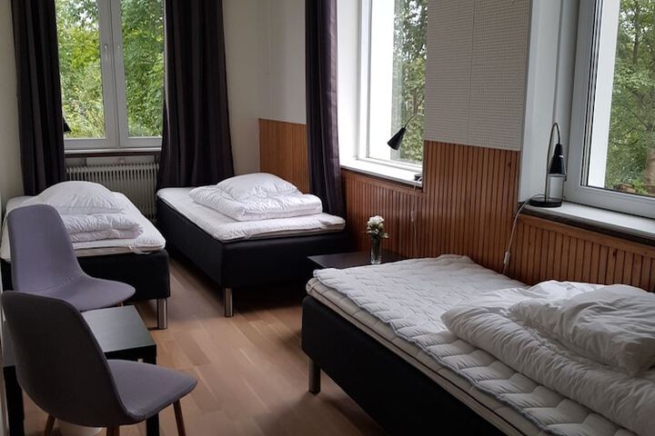 Room 7 of 33