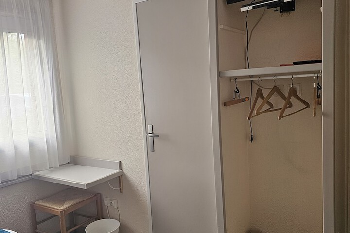 Room 8 of 47