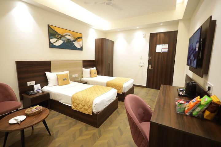 Room 7 of 40