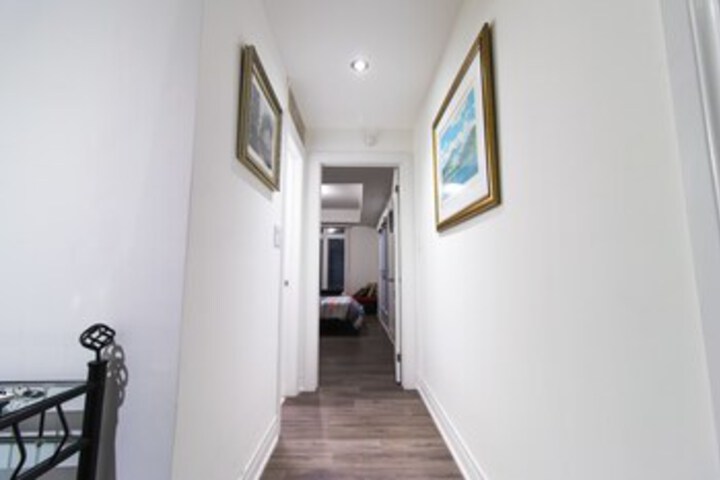 Room 6 of 13