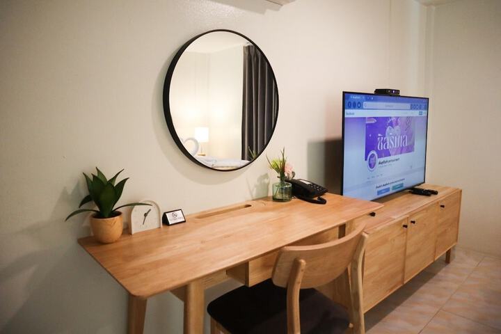 Room 10 of 76