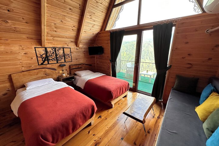 Room 9 of 26