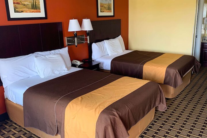2 Double Beds (5 of 8)