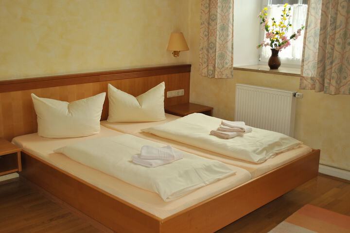 Room 4 of 49