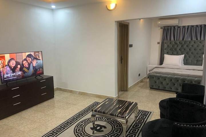Room 8 of 23