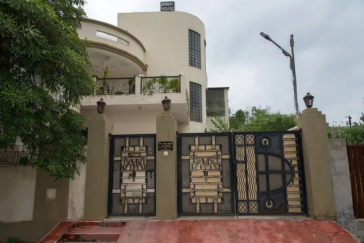OYO 16825 Home Cozy Green View Stay Goverdhan Villas