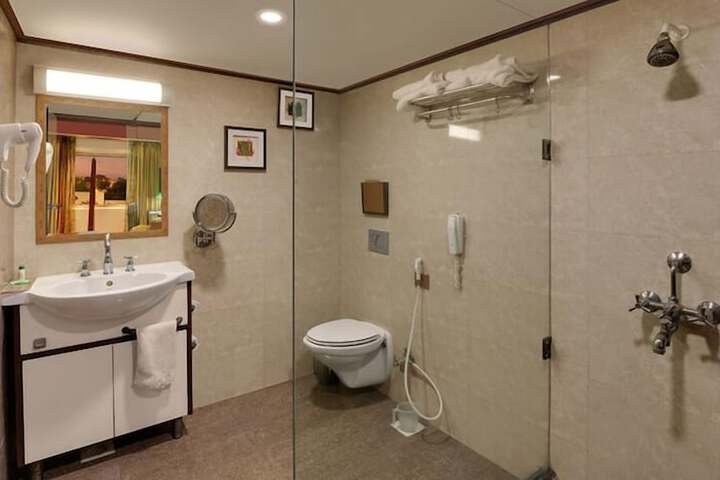 Room 15 of 22