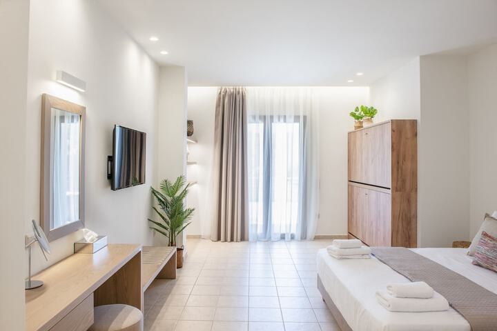Room 10 of 43