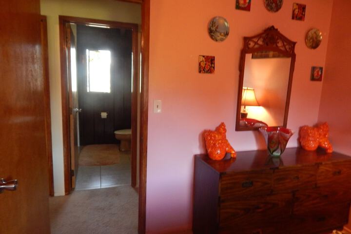 Room 25 of 46