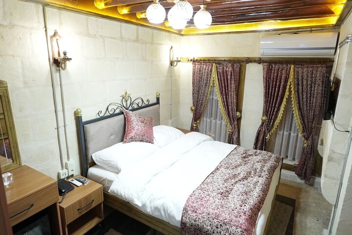 Room 9 of 23