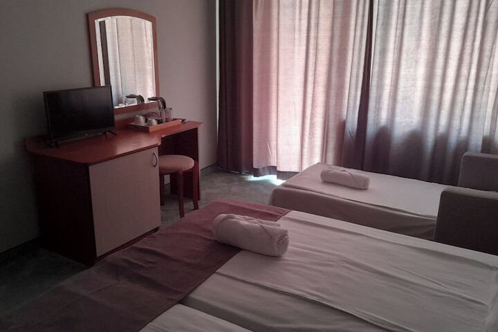 Room 16 of 52