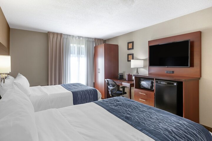 2 Double Beds Upgrade (4 of 4)