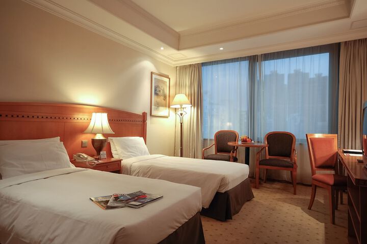 Room 10 of 37