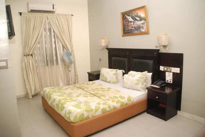 Room 6 of 26