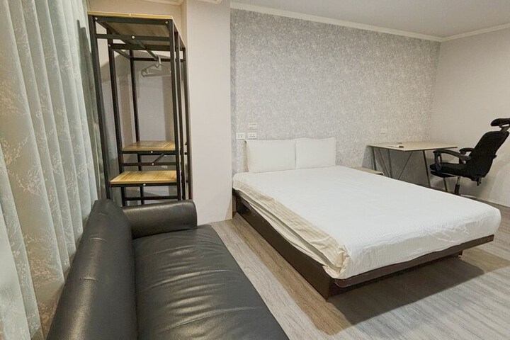 Room 11 of 56