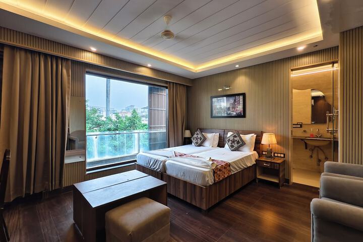 Room 64 of 90