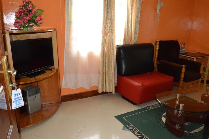 Room 6 of 15