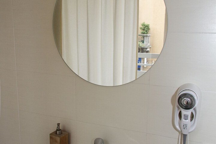 Room 4 of 23